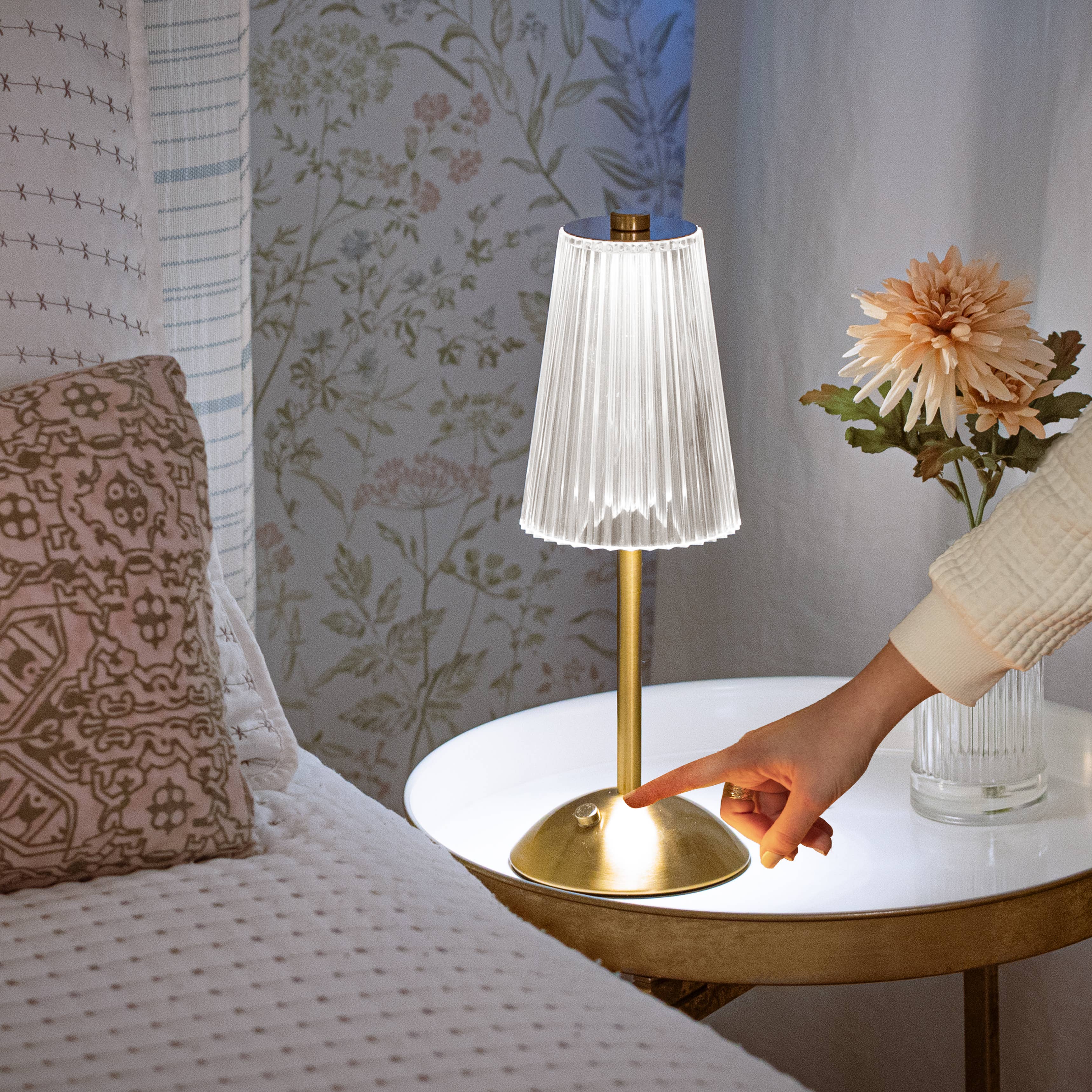Auburn LED Lamp
