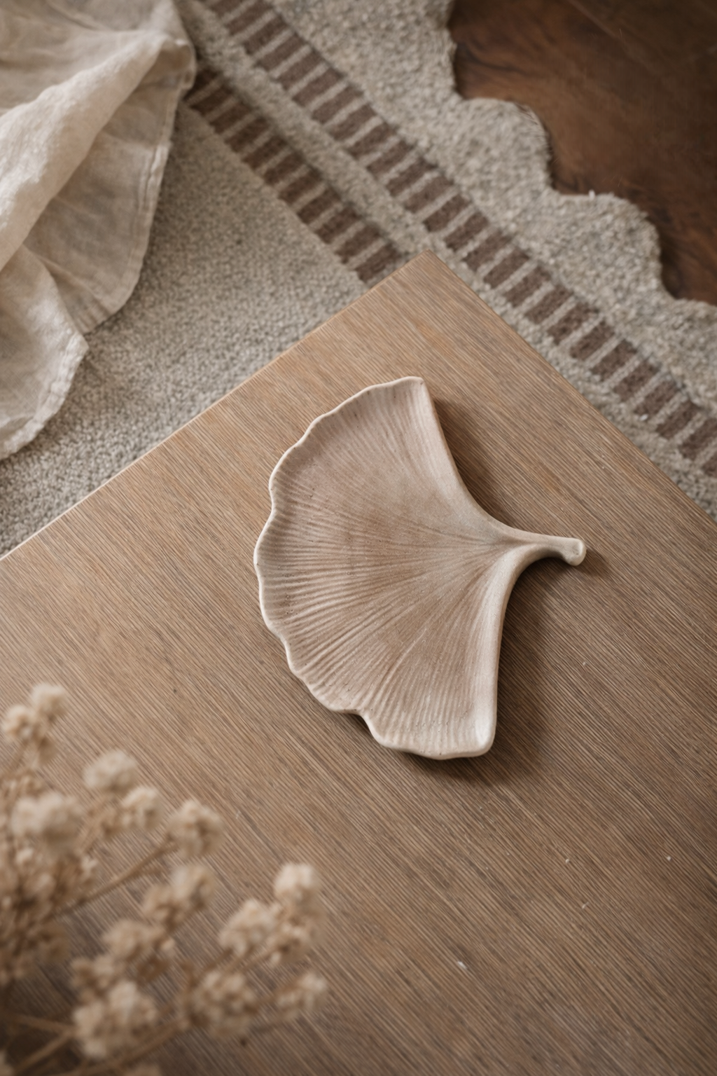 Concrete Ginkgo Leaf Tray