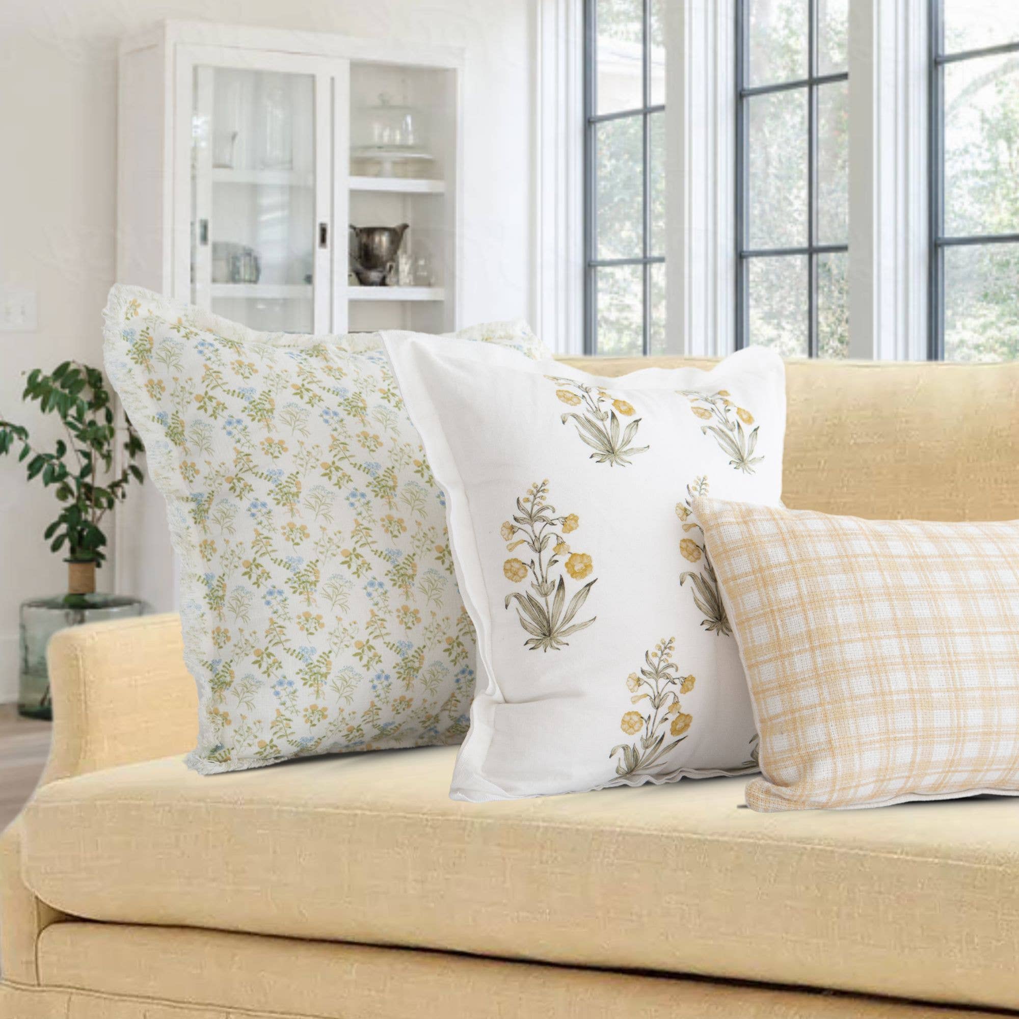 Lucy Floral Pillow 22x22