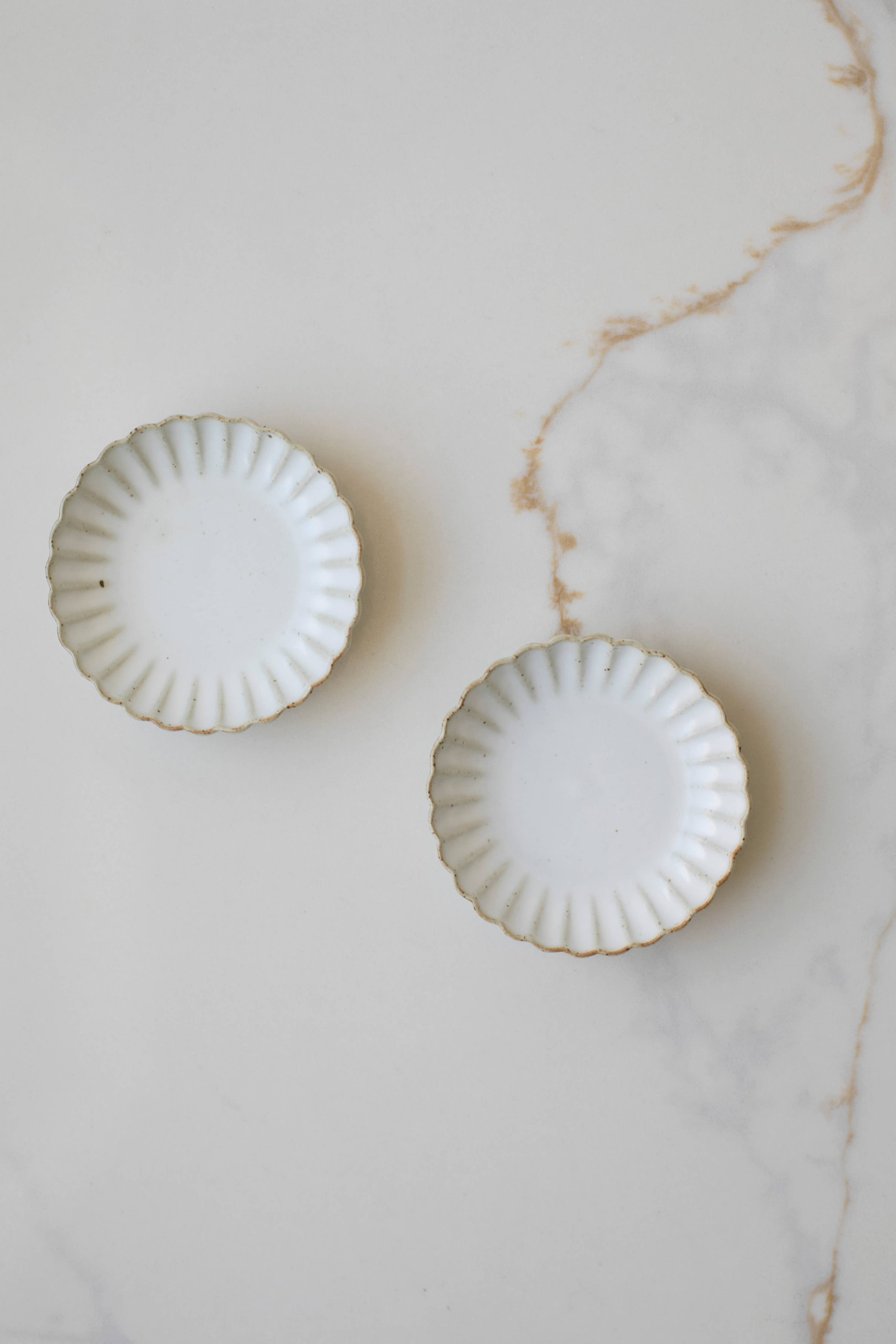 Scallop Edge Ceramic Plate