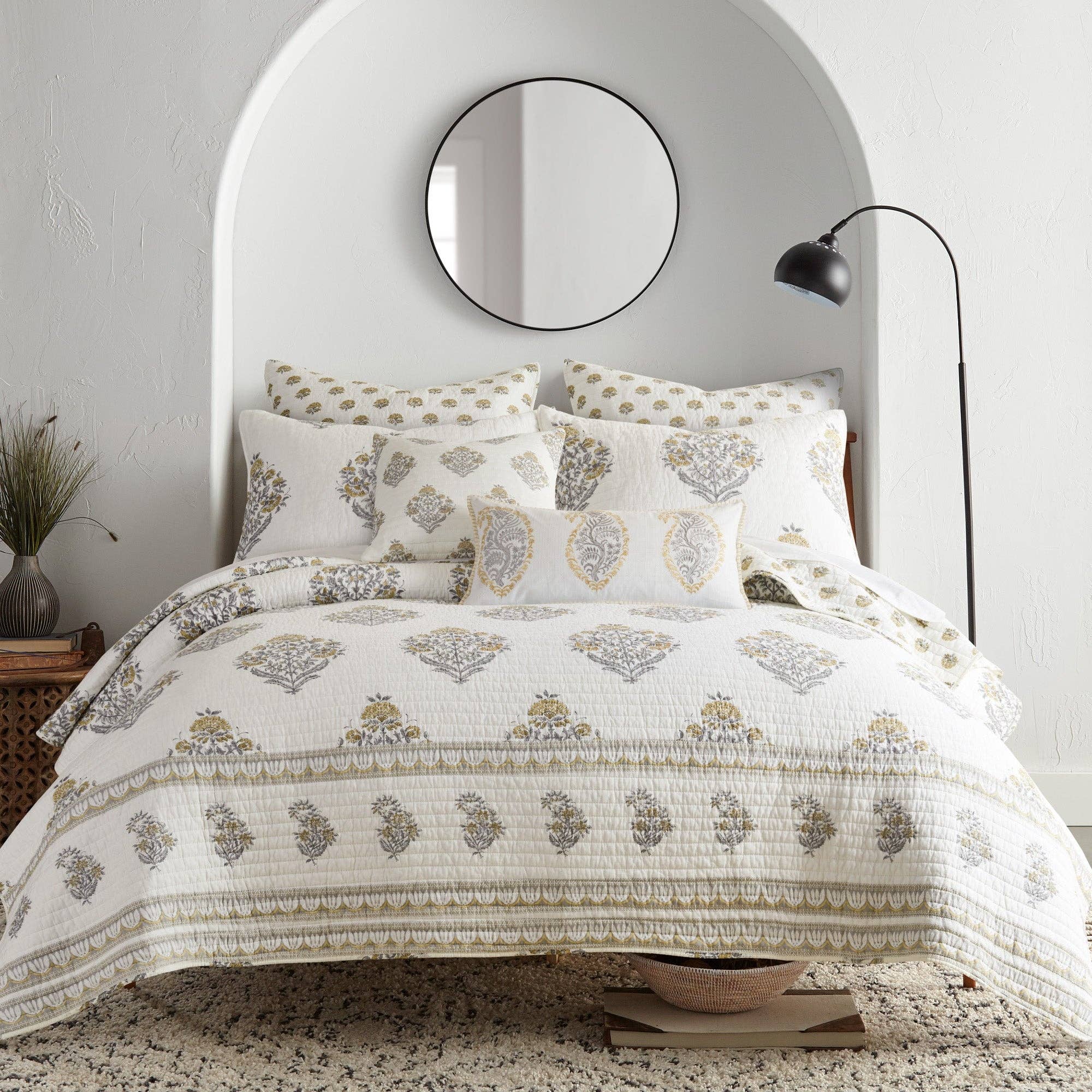 Floral Reversible Quilt Set