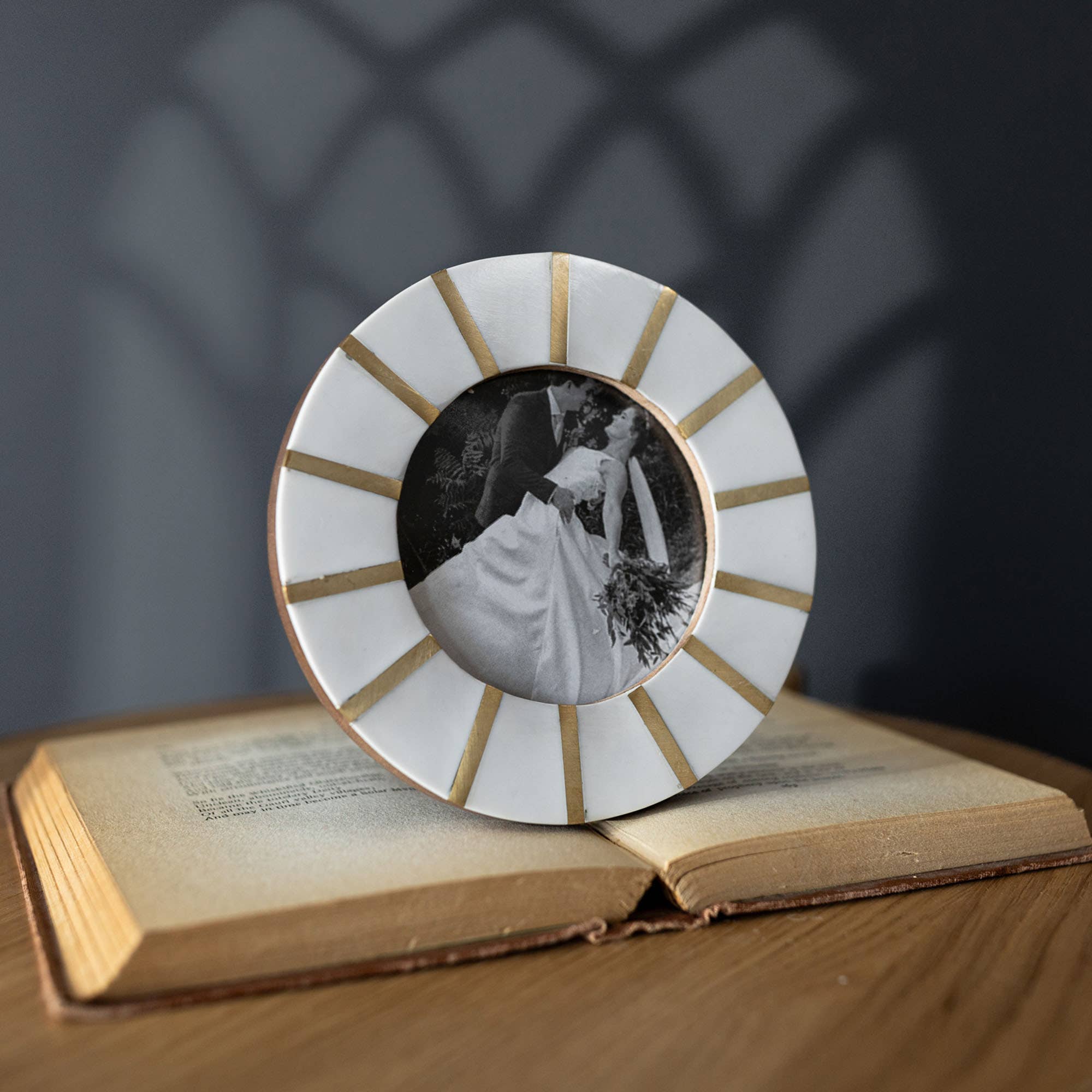 Round Brass Inlay Picture Frame 4x4