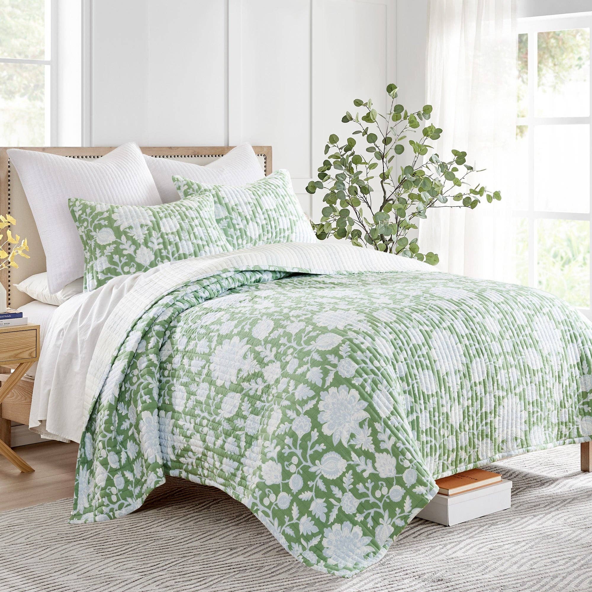 Green Floral Reversible Quilt Set