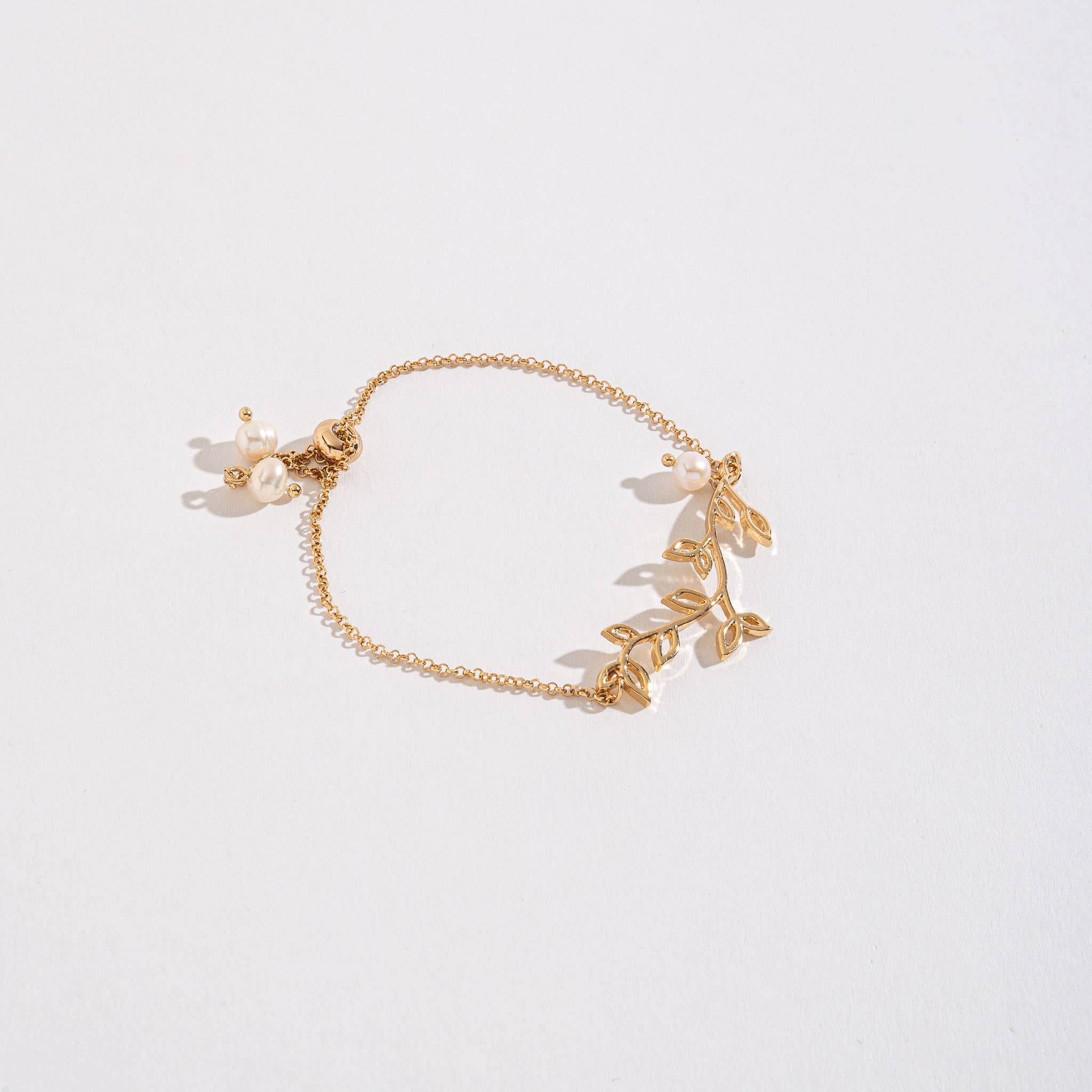 Pearl & Leaf Chain Bracelet
