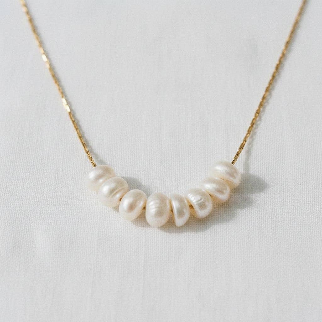 Gold Pearl Pendant Necklace